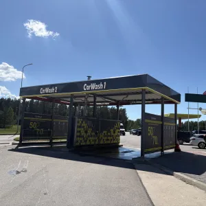 Straujupīte pa&scaron;apkalpo&scaron;anās automazgātava Pleskavas &scaron;osejas 37. km, Inčukalna pagastā &ndash; nojume ar divām vietām