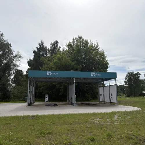 Dipstage pa&scaron;apkalpo&scaron;anās automazgātava Kalnu ielā 15, Baložos &ndash; nojume ar divām mazgā&scaron;anas vietām