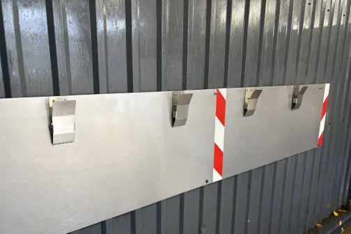 Paklāju stiprinājumi.