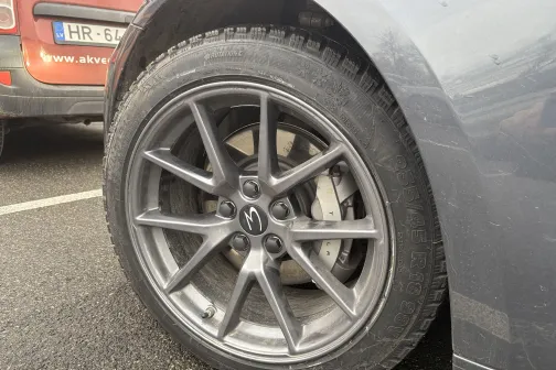 Automa&scaron;īnas priek&scaron;ējais rats.