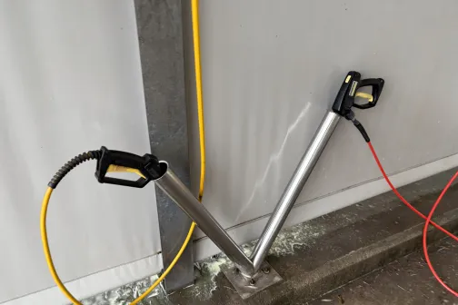 Automazgātavas mazgā&scaron;anas pistoles dažādās krāsās.