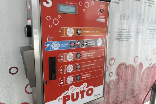 Automazgātavas vadības panelis ar programmām.