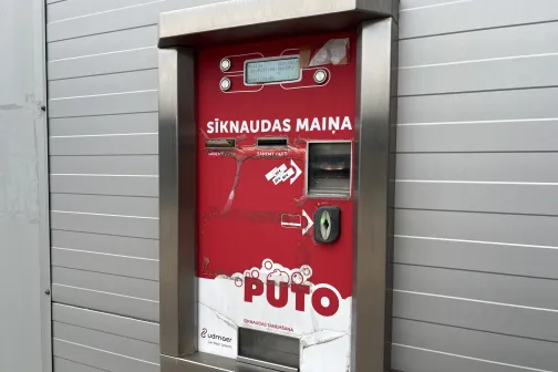 Sīknaudas maiņas automāts PUTO automazgātavā Lietuvas &scaron;osejā, Jelgavā &ndash; klienta karte un bankno&scaron;u maiņa