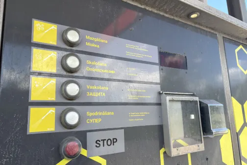 Posmu panelis &ndash; mazgā&scaron;ana, skalo&scaron;ana, vasko&scaron;ana, spodrinā&scaron;ana, &ldquo;Stop&rdquo; &ndash; Straujupīte automazgātavā