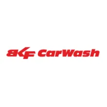 BKF CarWash logotips ar sarkanu tekstu uz balta fona.